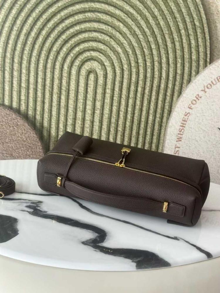 Loro Piana Extra Softy Bag L33 – حقيبة لورو بيان فاخرة بتصميم ناعم وأنيق