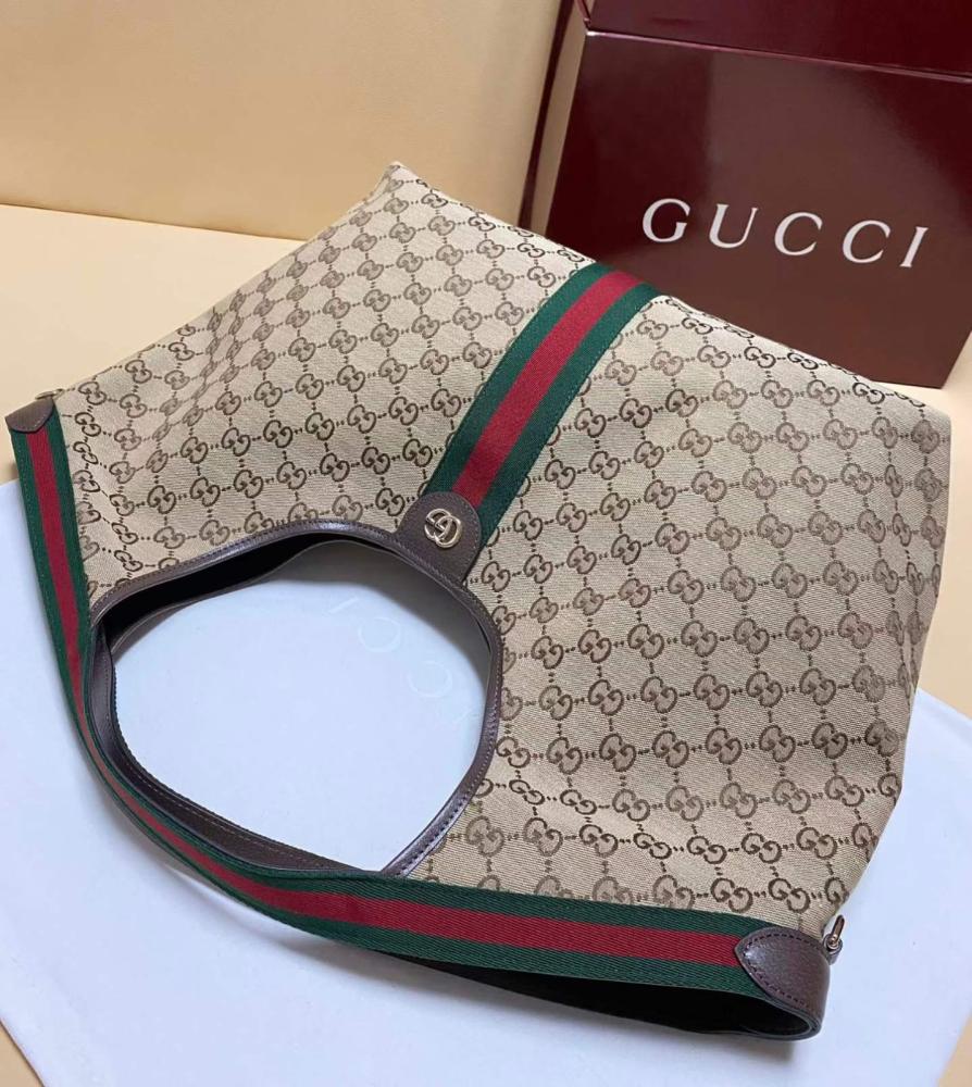 Gucci Giglio size  60*47*16