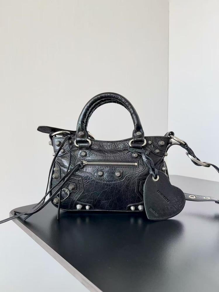 BALENCIAGA 23.8×29.2×5