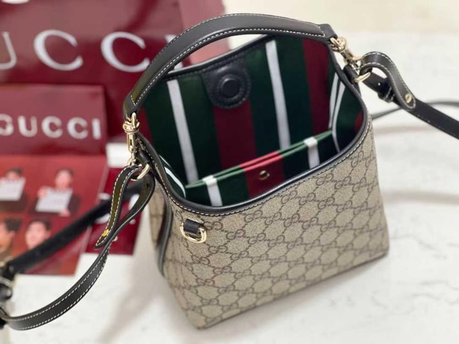 Gucci emblem  815118 size 20.5*18*11.5cm