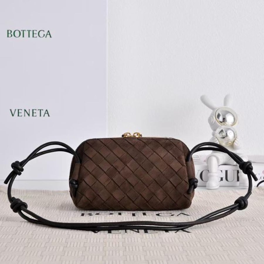 Bottega Concert  pouch ：18.5*11.5*8.5