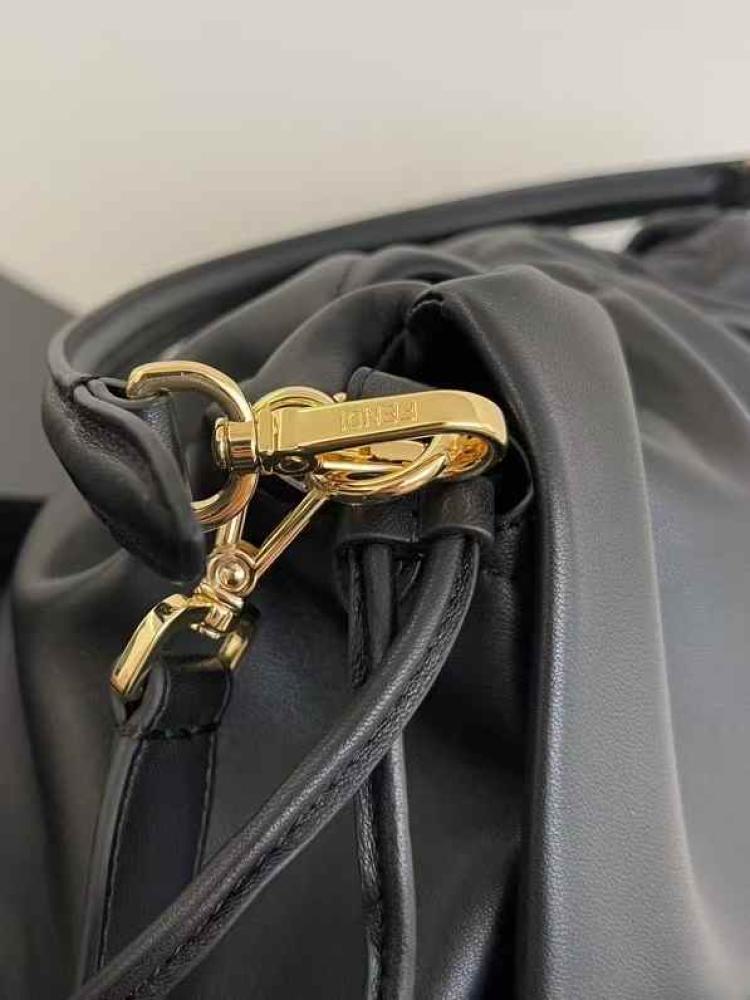 حقيبة فندي ماما باجيت فاخرة - Fendi Mamma Baguette Bag