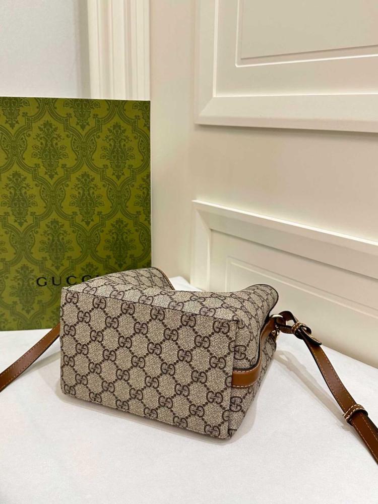 Gucci emblem  815118 size 20.5*18*11.5cm