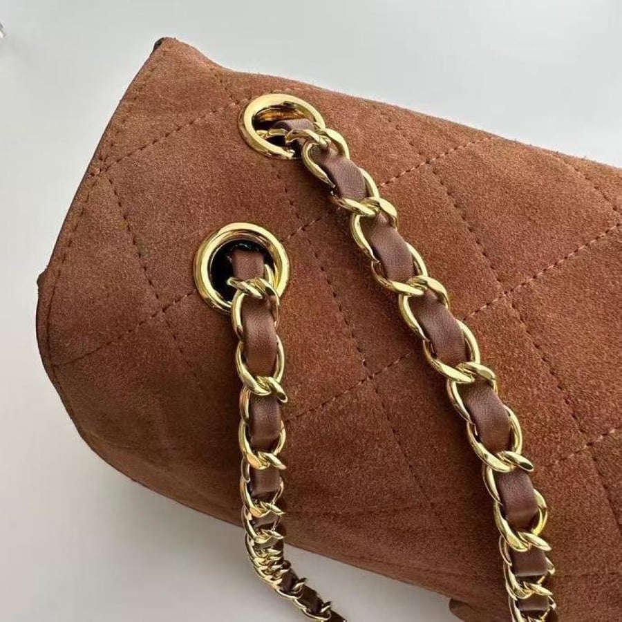 حقيبة شانيل كلاسيك سويد – لون كاميل