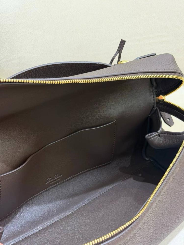 Loro Piana Extra Softy L29 – حقيبةلورو بيان فاخرة بتصميم أنيق وناعم
