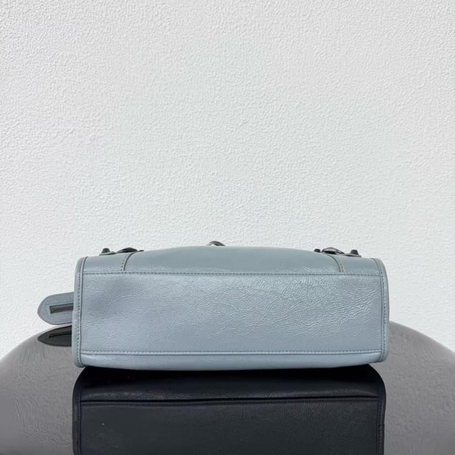 Balenciaga City Bag 30cm – حقيبة بالنسياجا فاخرة بتصميم أيقوني