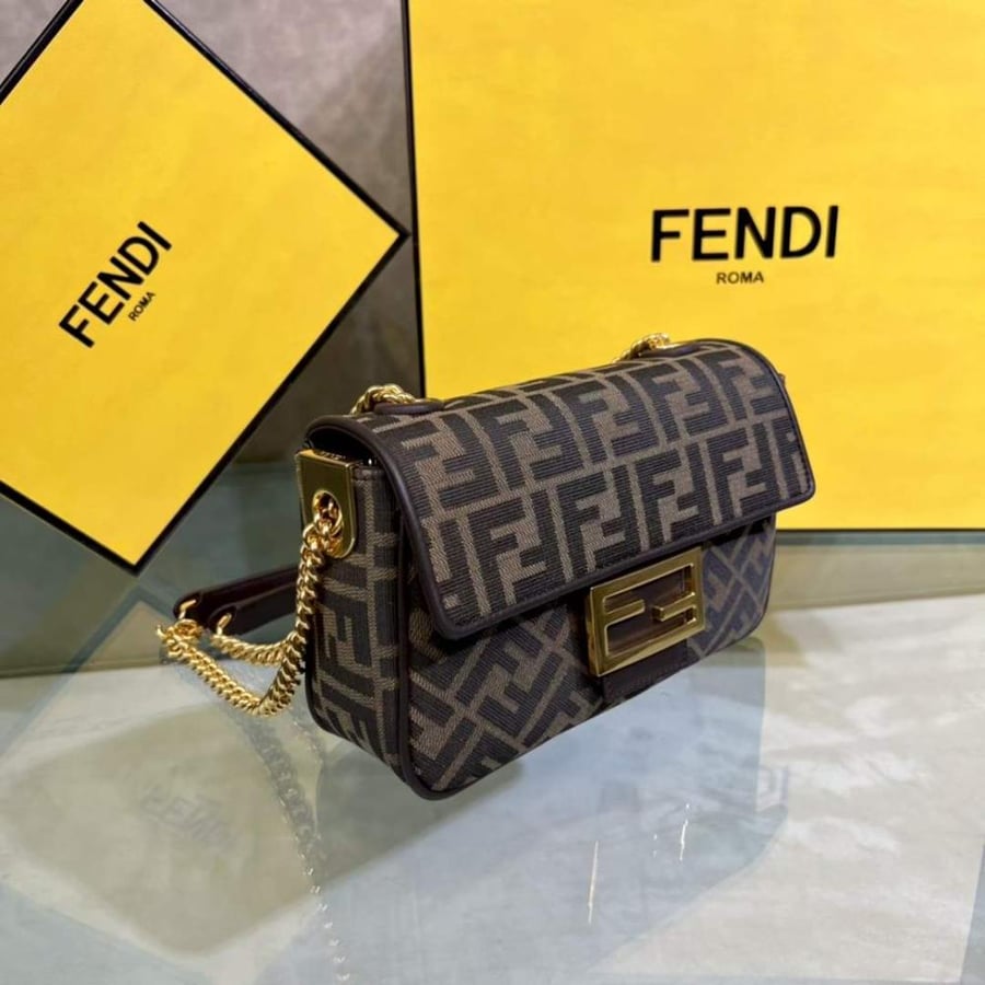 FEND1  Iconic Baguette 8BR793 size 24x14x7cm فندي