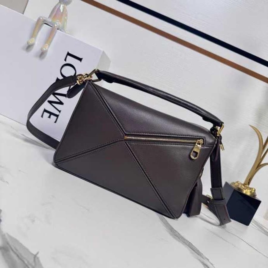 حقيبة لويفي فيذرلايت بازل 24 سم – Loewe