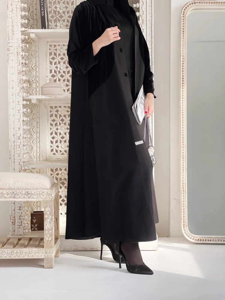 W19 لون اسود