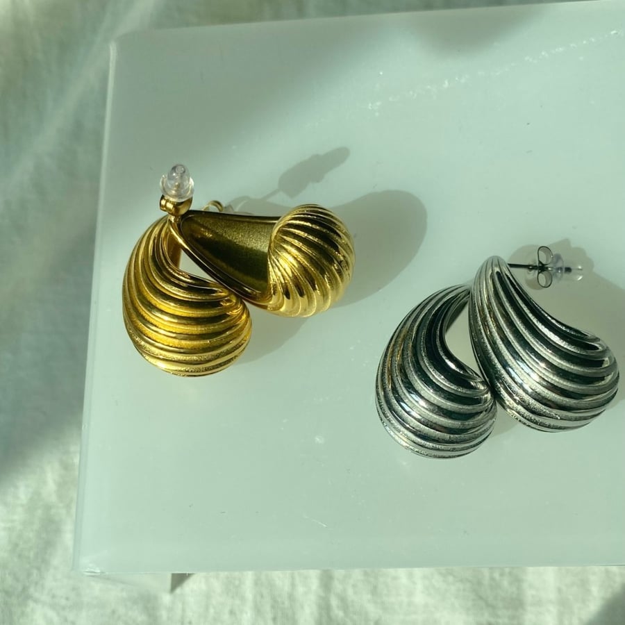 Fai earrings