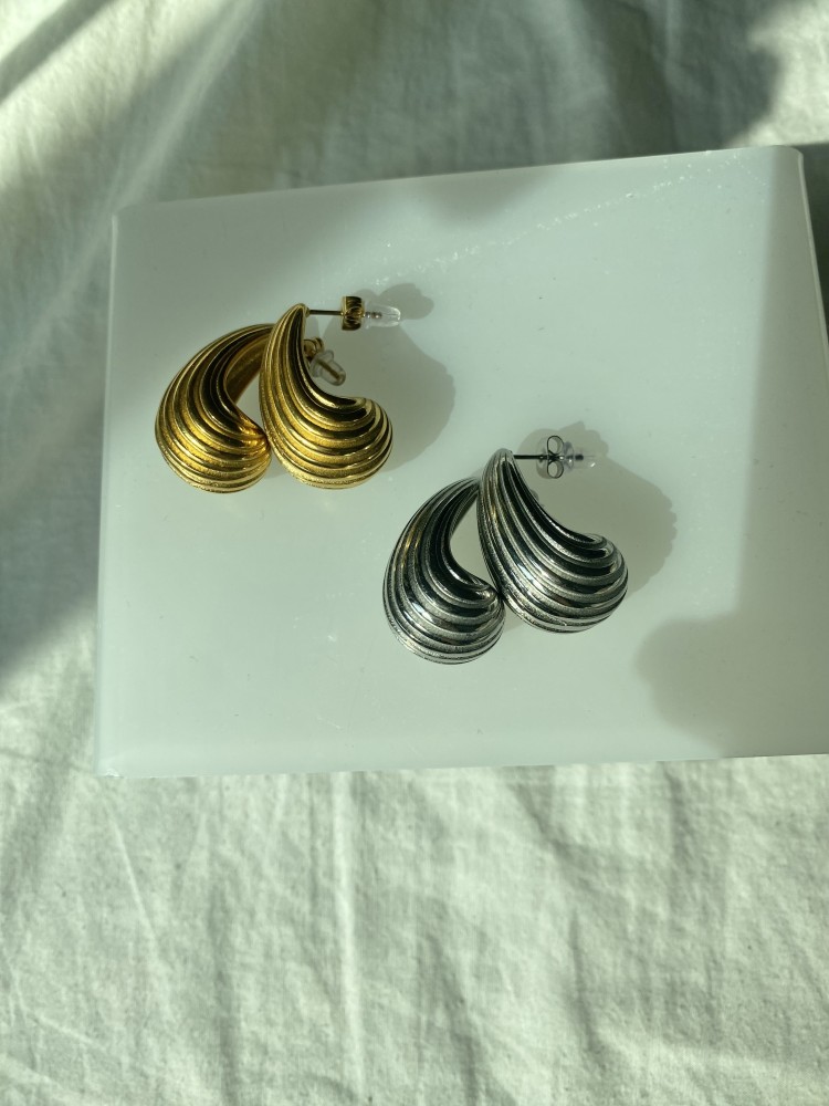 Fai earrings