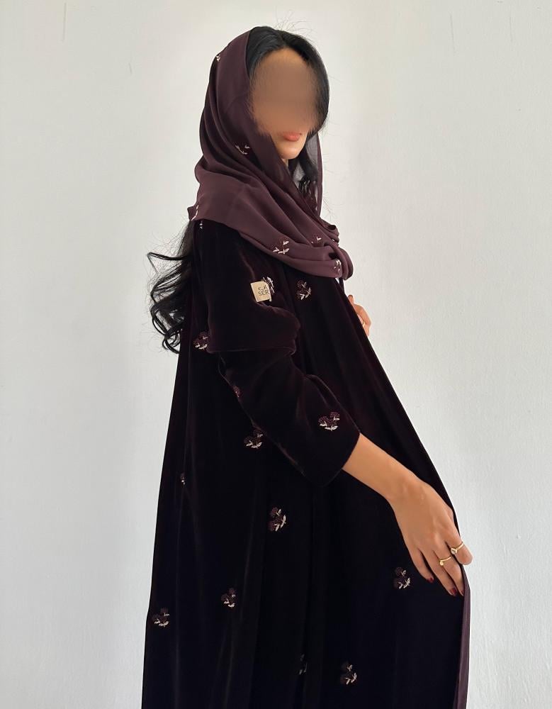 Dark maroon velvet embroidered scattered kimono sleeves French