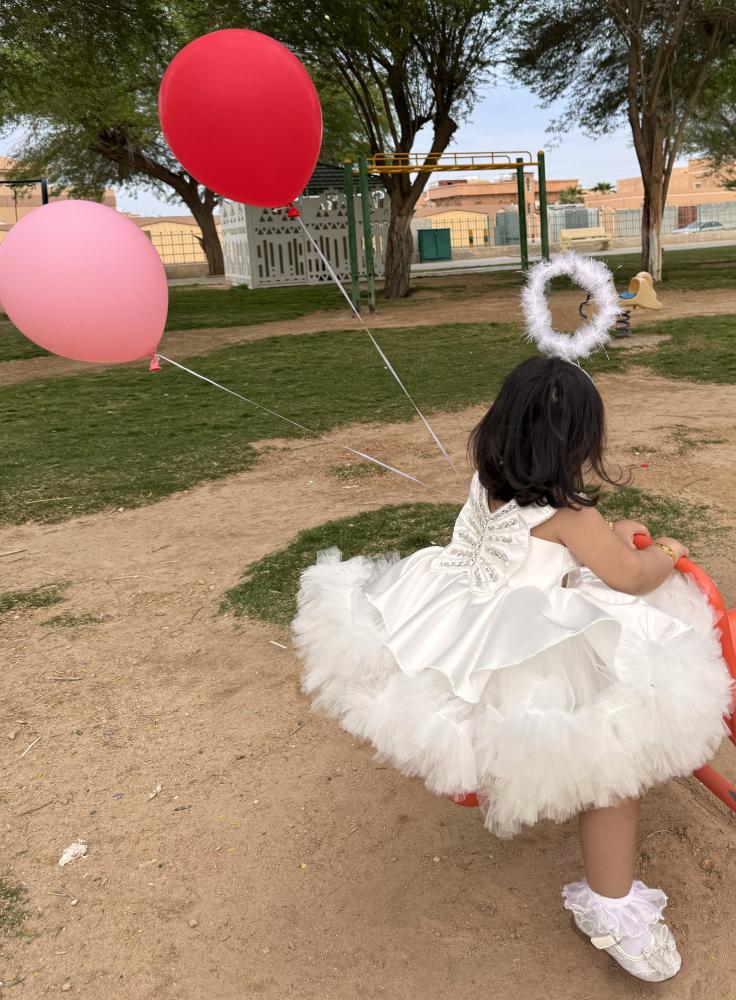 فستان الفراشه الكشكش الابيض