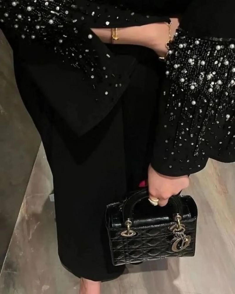 عبايه شك