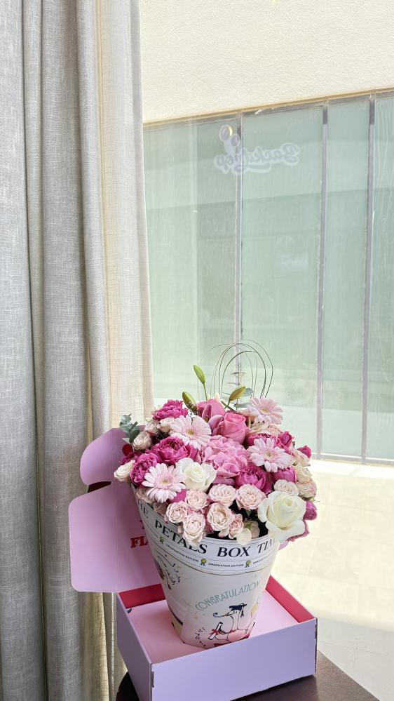 Pinky Bloom Gradution Box