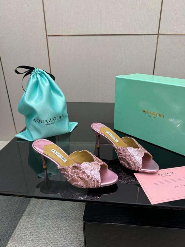 كعب Aquazzura
