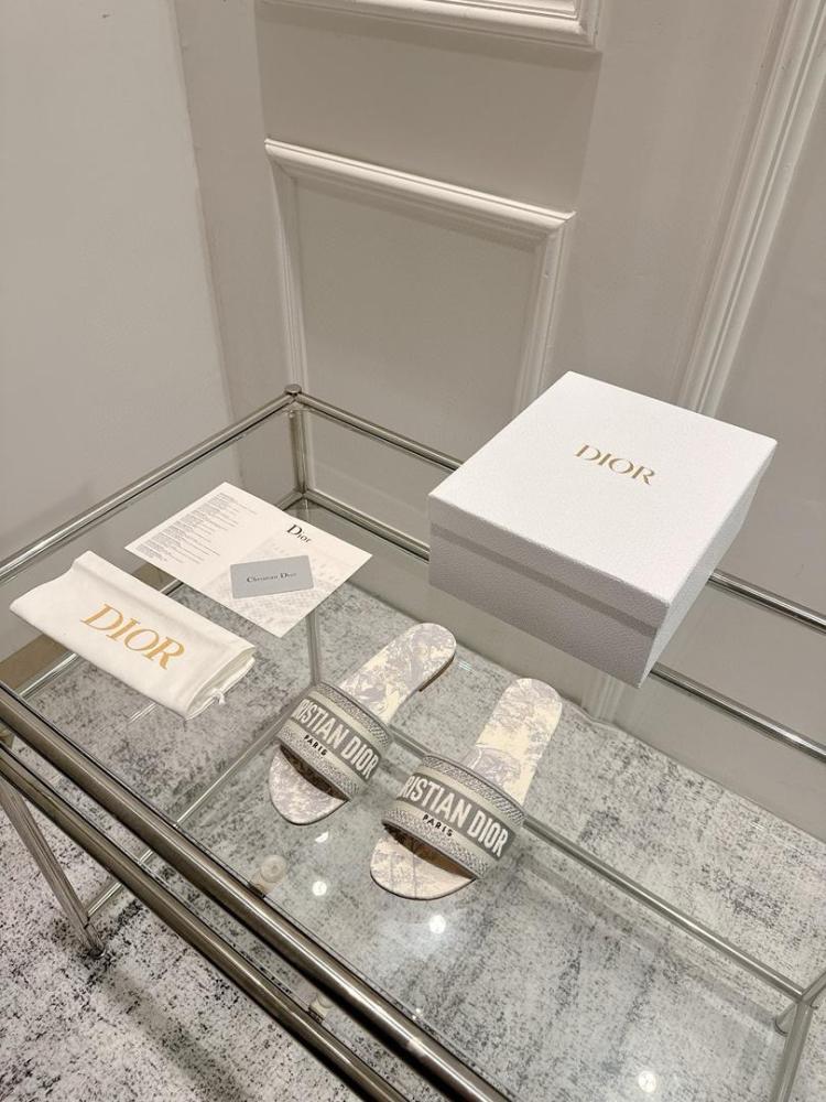 Dior slipper