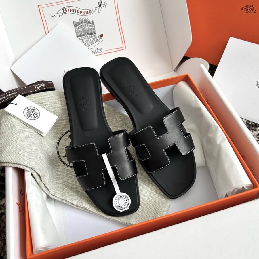 Hermes Orpan in Black with white stitch