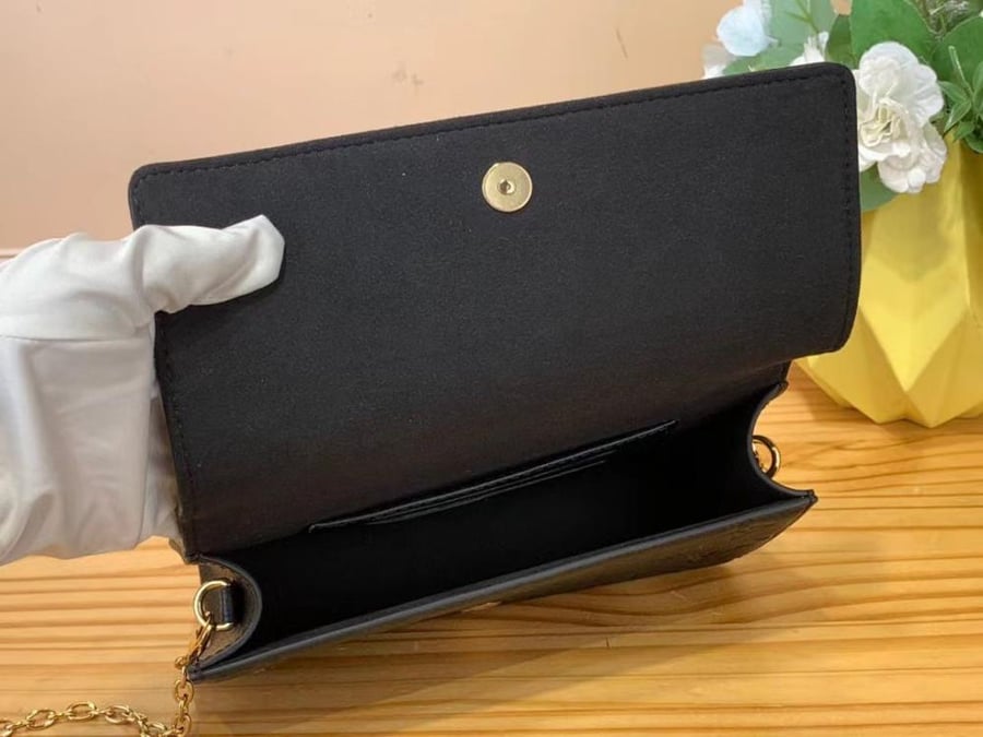 LV LILY POUCH