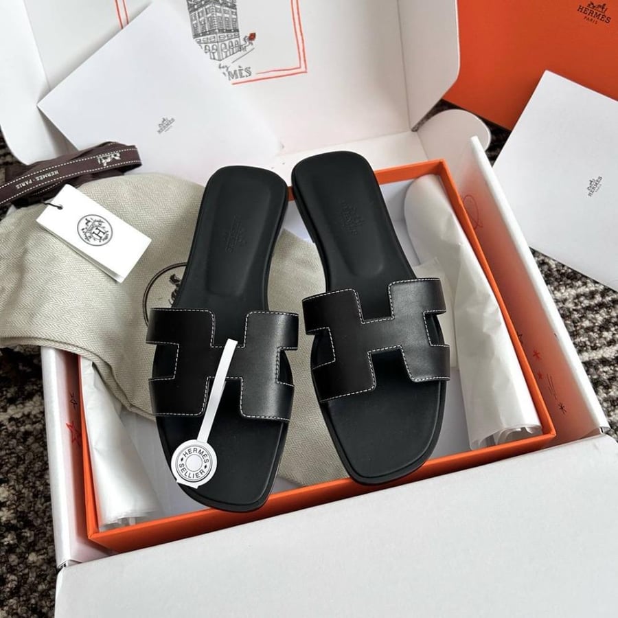 Hermes Orpan in Black with white stitch
