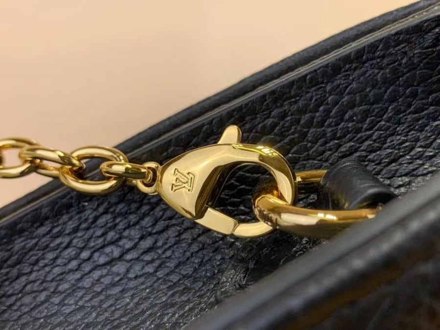 LV LILY POUCH