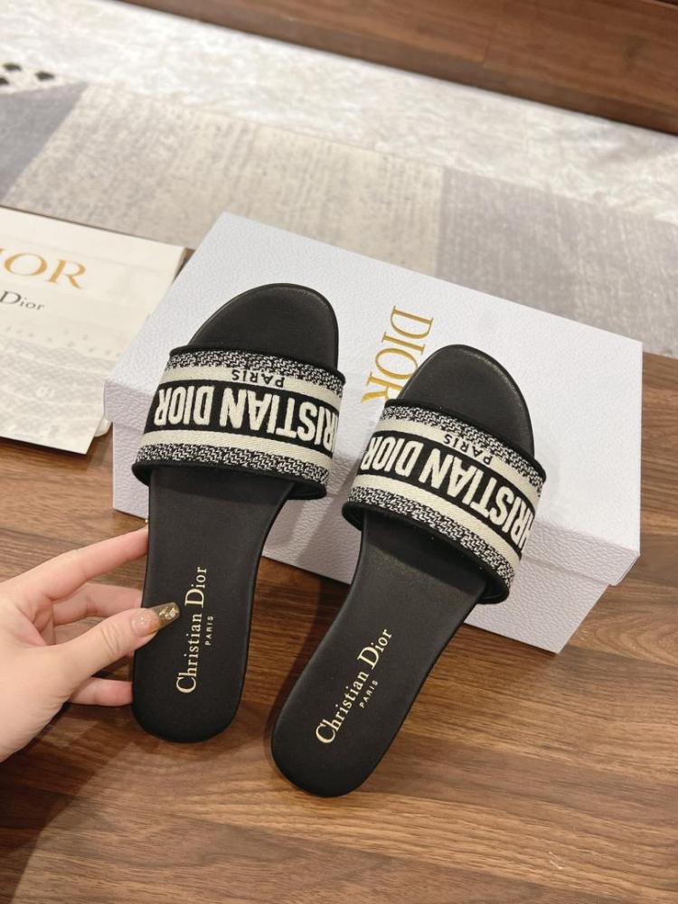 Dior slipper