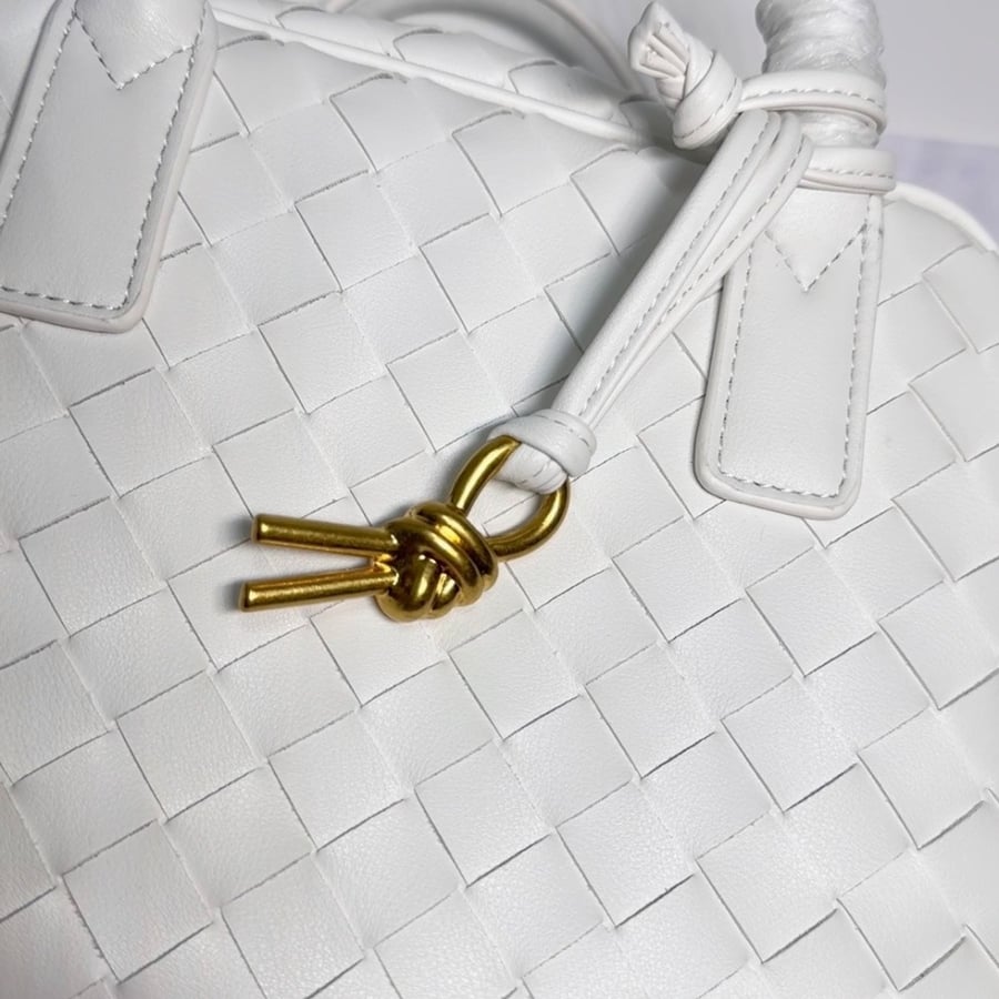 Getaway small intrecciato leather tote