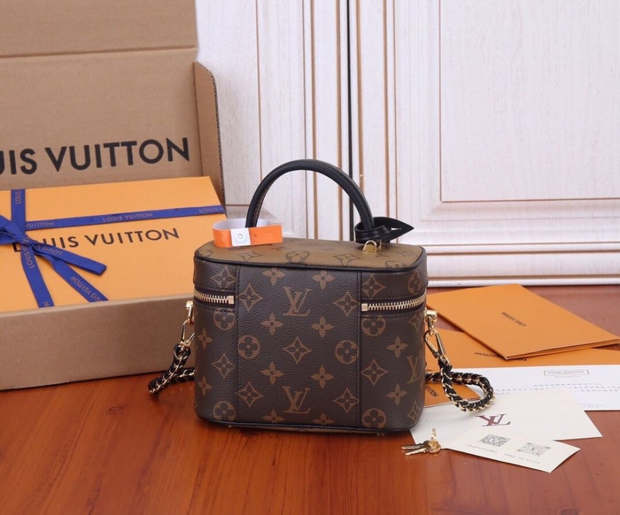 شنطة Louis Vuitton