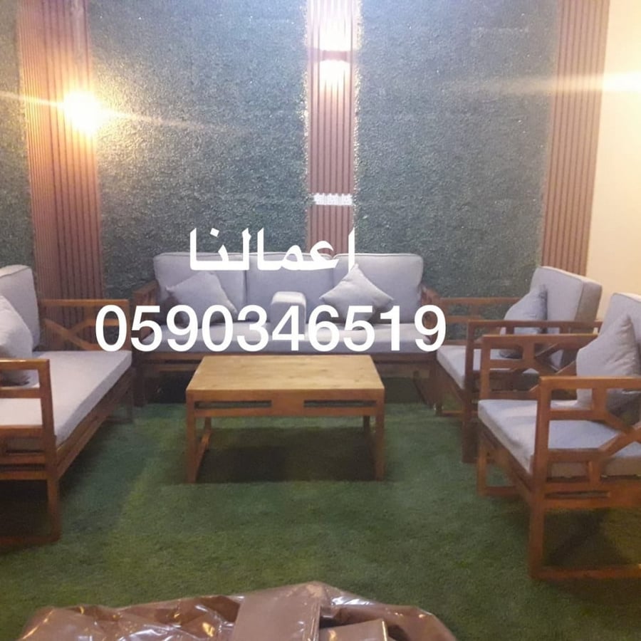 Wooden seating set for seven people (honeycomb design)