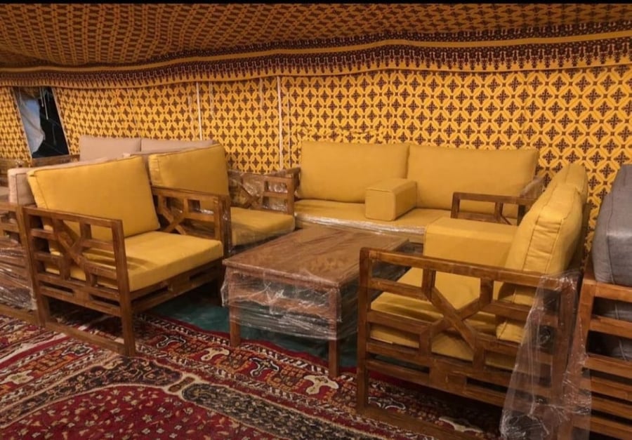 Wooden seating set for seven people (honeycomb design)