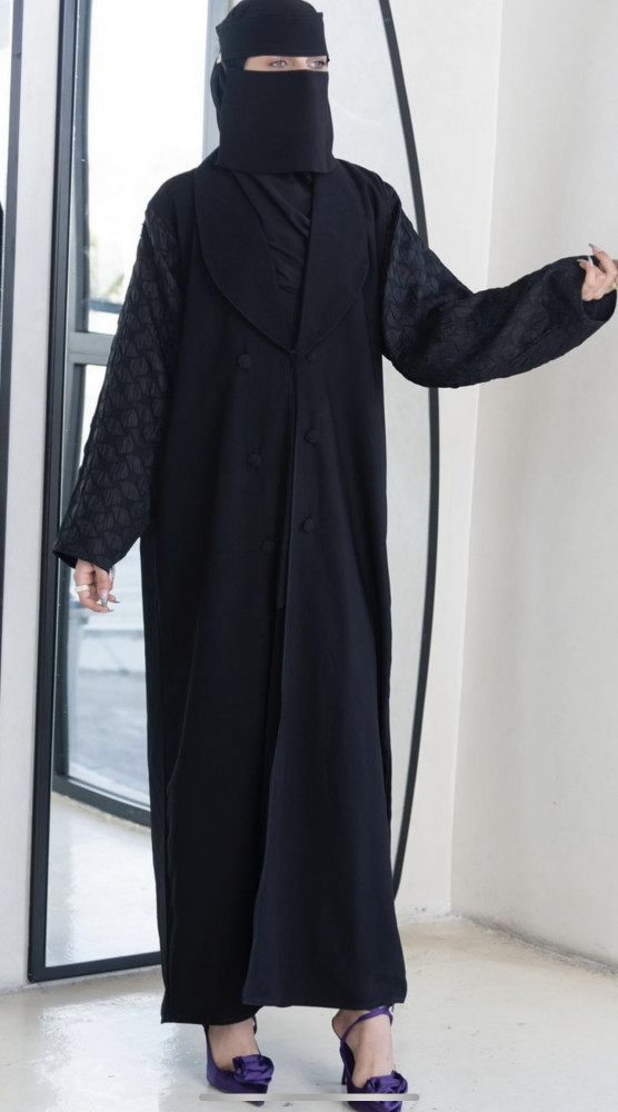 Maryam's abaya
