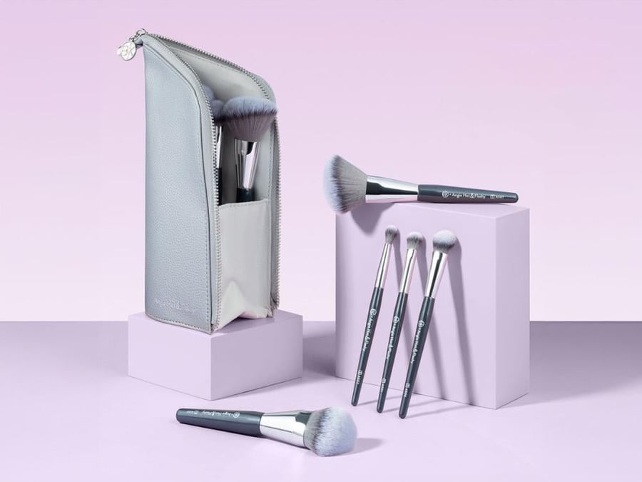 BK BEAUTY ANGIE HOT & FLASHY TRAVEL BRUSH SET WITH POUCH