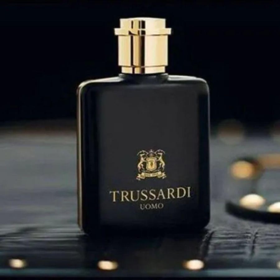 عطر تروساردي أومو الأسود أو دي تواليت رجالي 100 مل – Trussardi Uomo Black Eau de Toilette