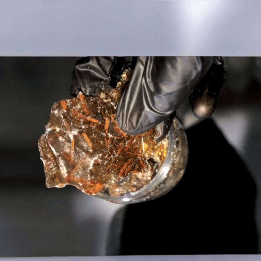 بخور مستكه معطر مع عود الصندل المعطر