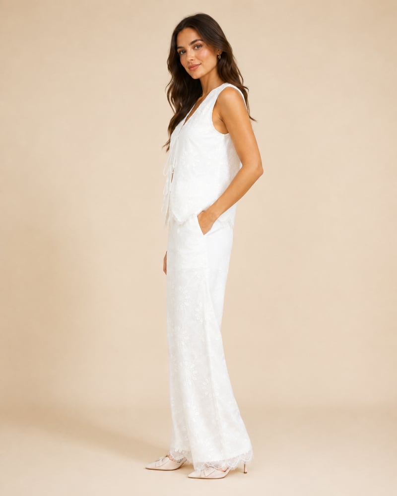 Wide-leg trousers with a high waist