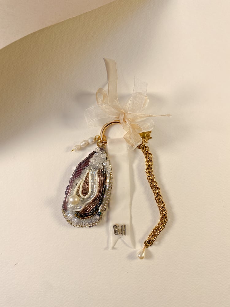 تعليقة شنطة محار | Bag charm