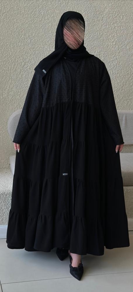 Abaya with wide cut and torn edges