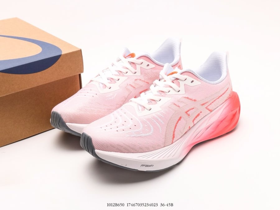 ASICS Novablast 4