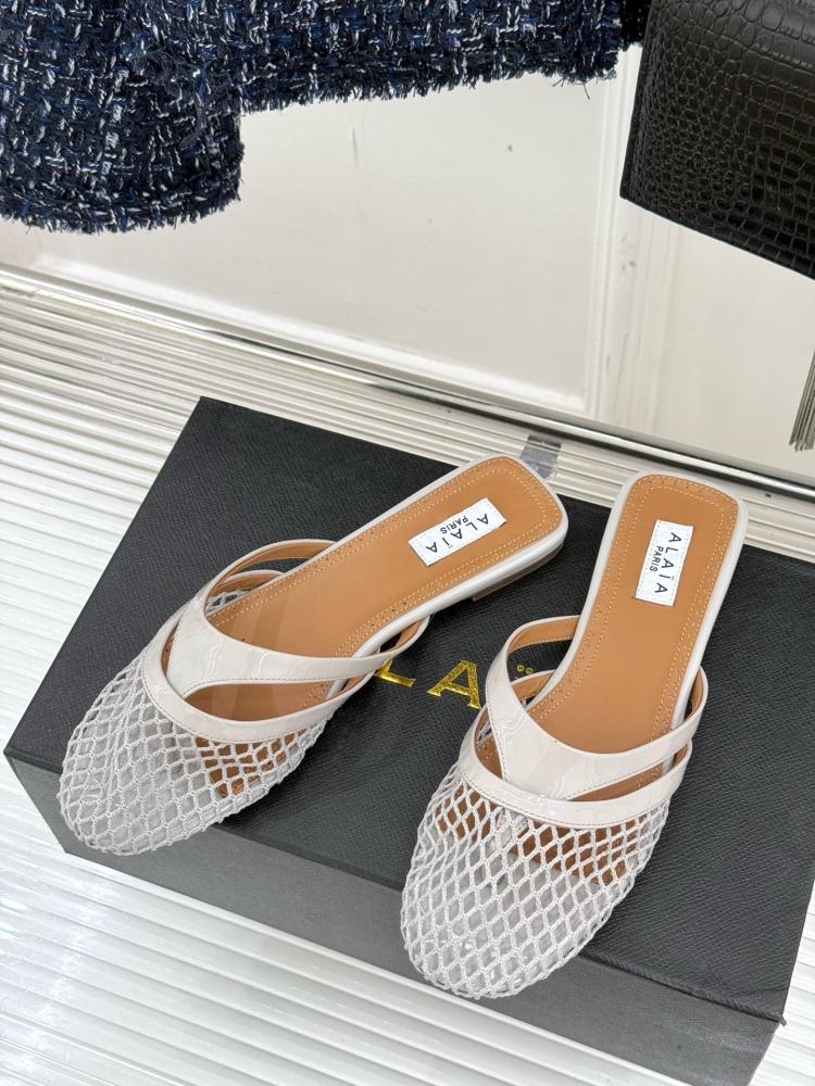 ALAÏA Infradito Fishnet Flat Mules