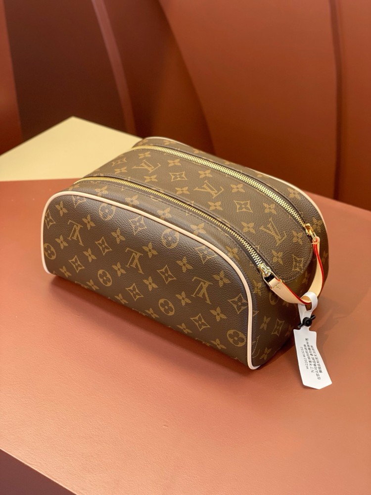 Louis Vuitton Dopp Kity