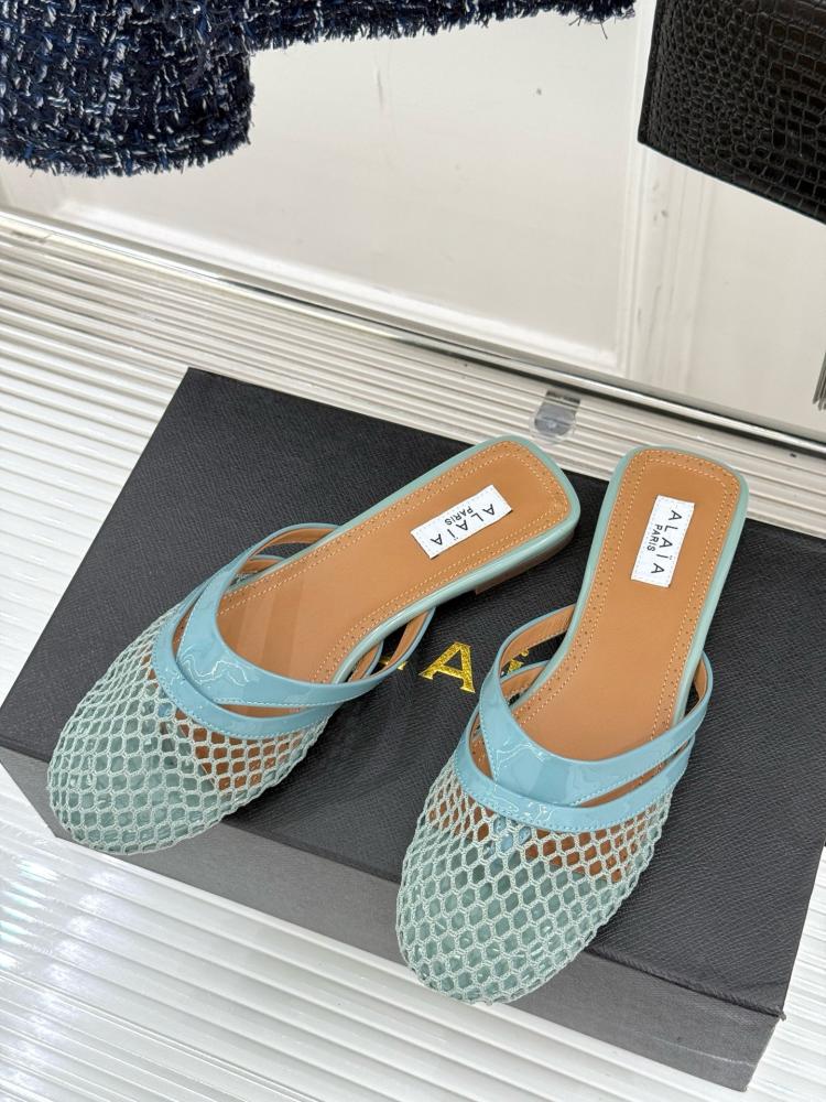 ALAÏA Infradito Fishnet Flat Mules
