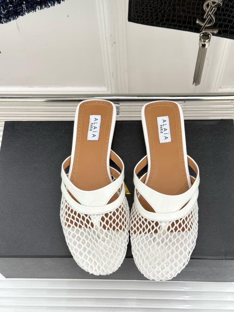 ALAÏA Infradito Fishnet Flat Mules