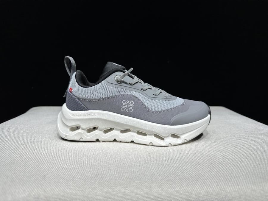 On Cloudtilt Loewe 2 WMNS