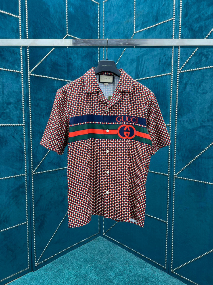 Shirt and short Gucci