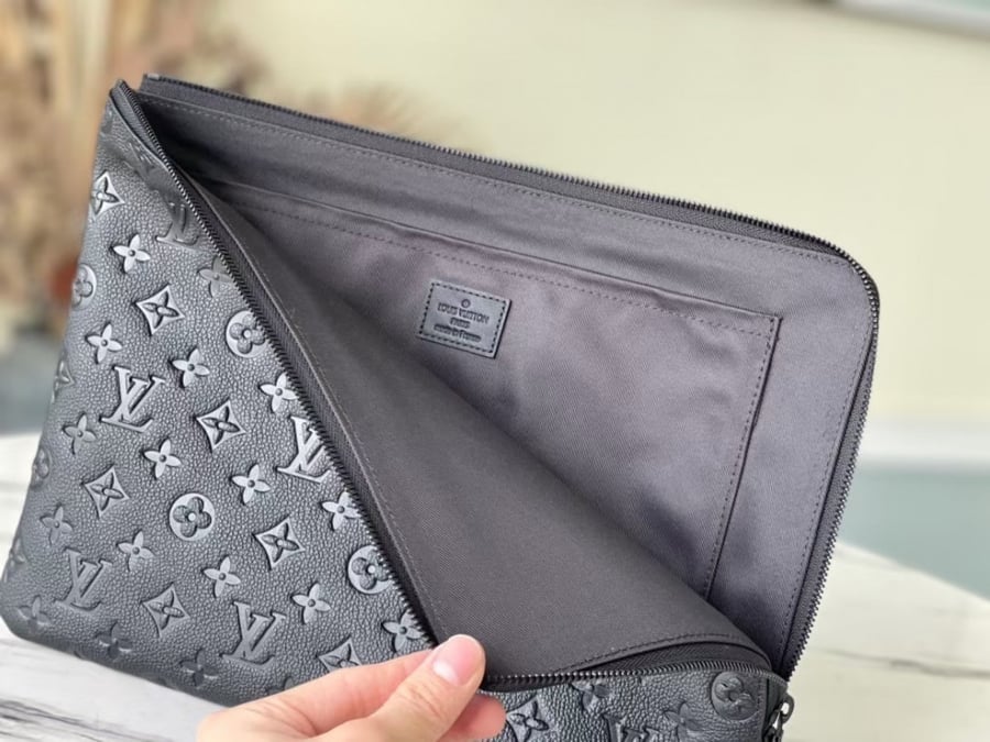 Pochette Lv
