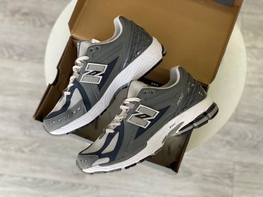 New balance M1906