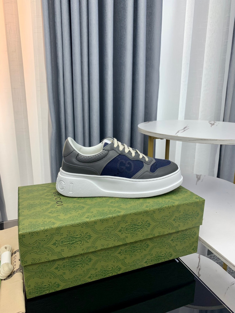 ‏Gucci Chunky B Sneakers