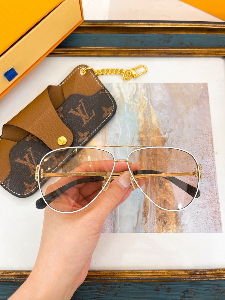 Sunglasses Louis Vuitton
