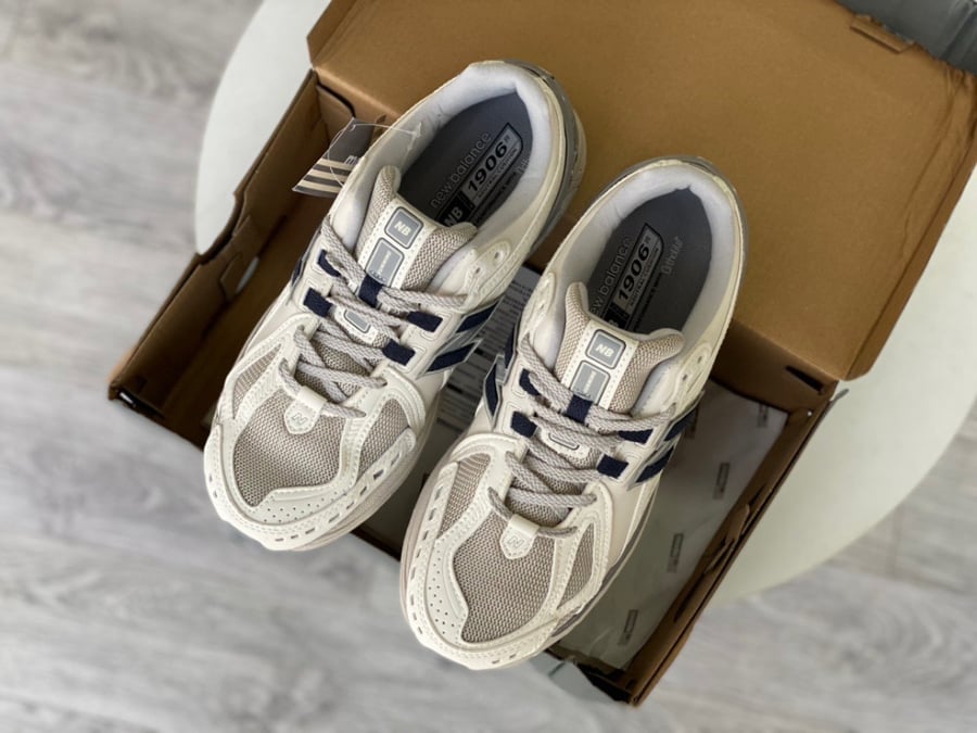 New balance M1906