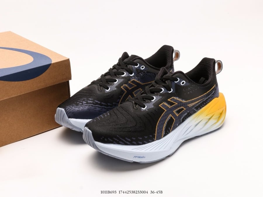 ASICS Novablast 4